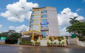Fabhotel Chamiers Park